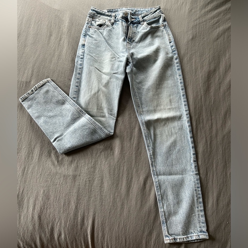 American Eagle Lightwash Jeans